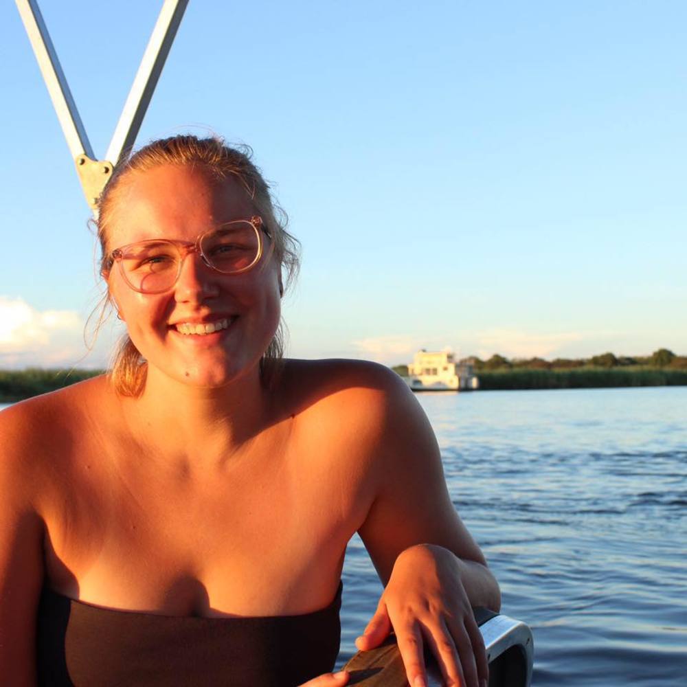 Meet your Posher, Abby
